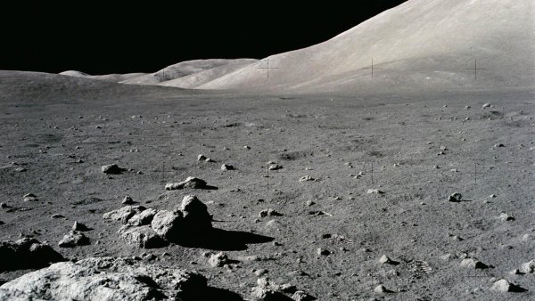 Поверхность Луны