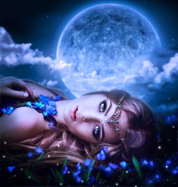 Красивая Лунная девушка