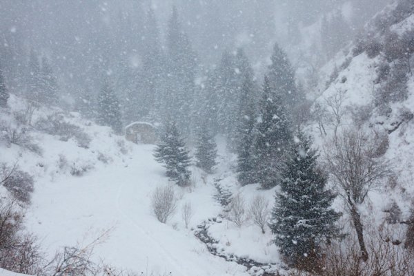 Снегопад в горах