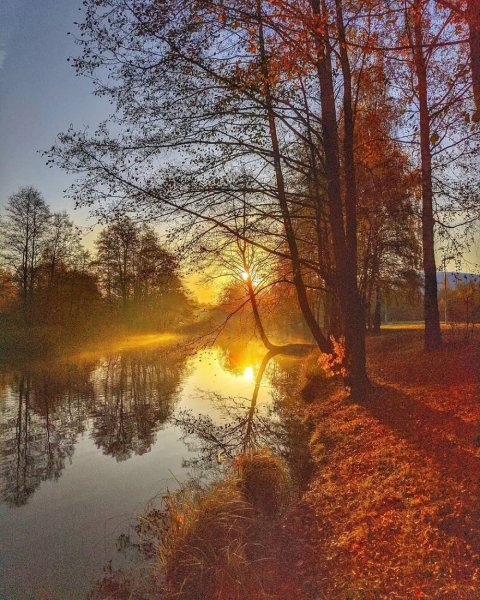 Прекрасный осенний рассвет