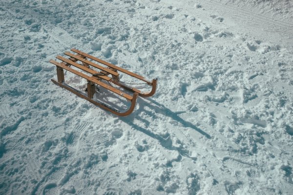 Санки зимой