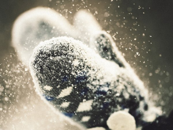 Снег на варежках