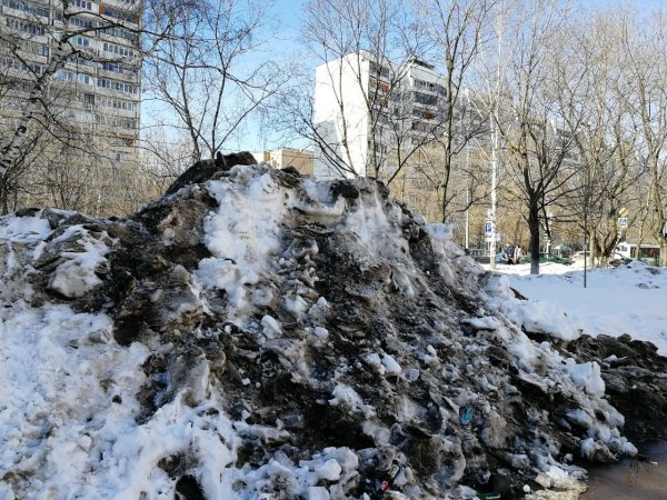 Загрязненный снег