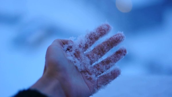 Магия льда и снега в руках