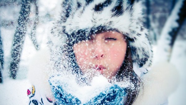 Человек под снегом