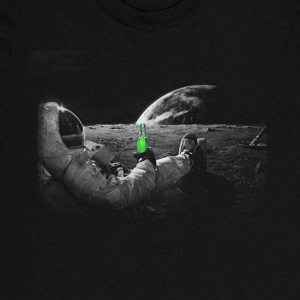 Космонавт с пивом