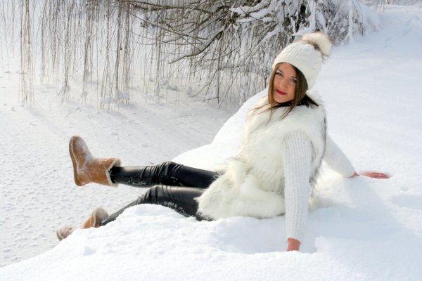 Женщина и снег