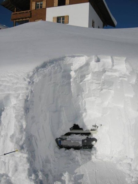 Много снега