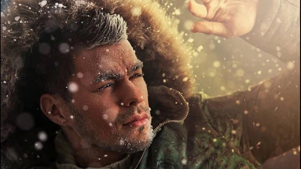 Мужчина в снегу