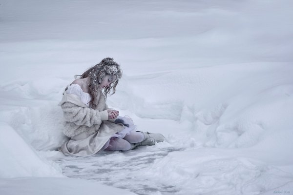 Замерзшая девушка