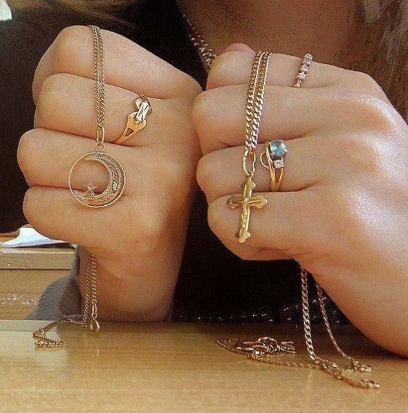 Крестик и полумесяц