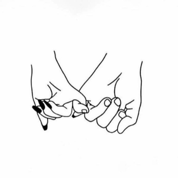 Держатся за мизинцы