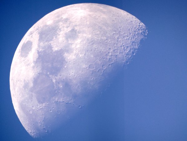 Светлая Луна