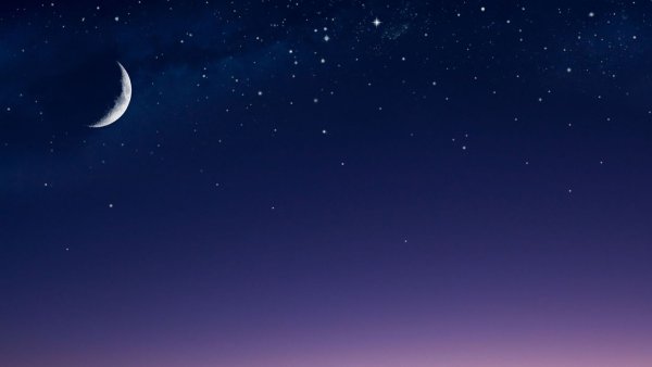 Ночное небо со звездами и луной