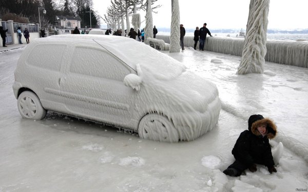 Замерзшая машина