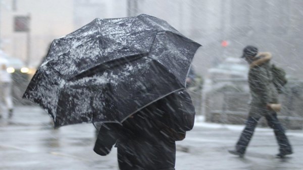 Дождь, мокрый снег и ураганный ветер