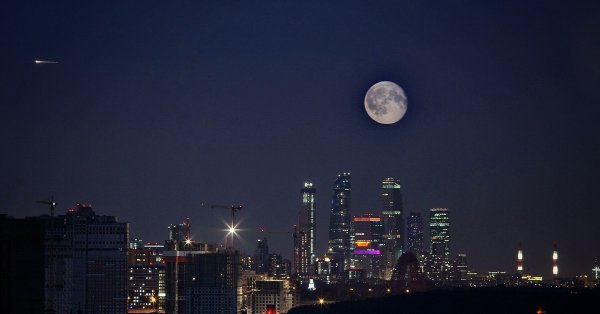 Город на Луне