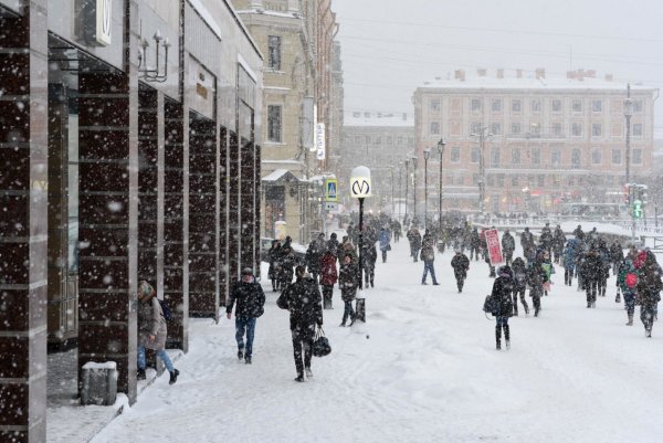 Снег в Петербурге