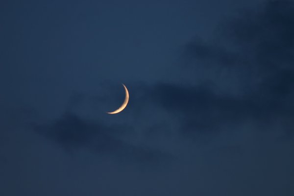 Новолуние на небе