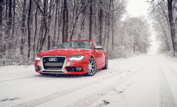 Audi rs6 зима красная