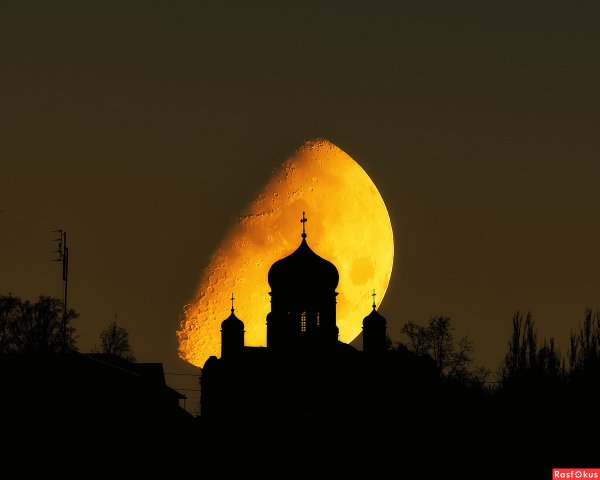 Лунная ночь Церковь