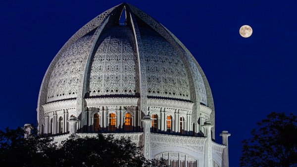 Храм в Америке с куполом в форме яйца Чикаго