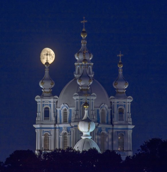 Крест Смольного собора