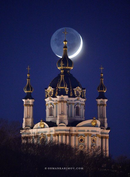 Православный храм ночью