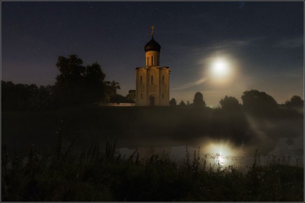 Храм Покрова на Нерли ночной