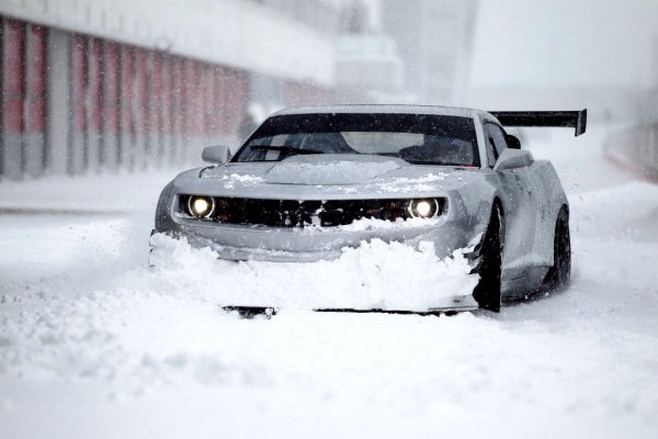 Chevrolet Camaro zl1 зимой