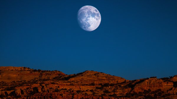 Луна в высоком качестве