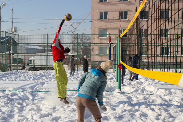 Волейбол на снегу