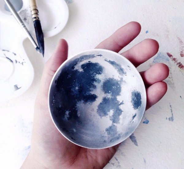 Луна акварелью