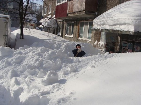Южно Сахалинск завалило снегом