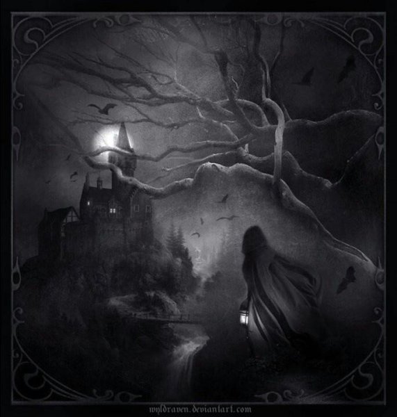 Готическая Луна в лесу
