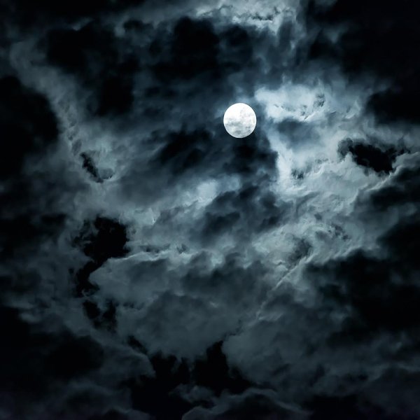 Готика Луна