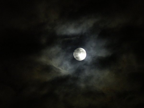 Луна мрак