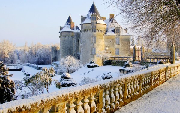 Замок Пьерфон. Франция. Зима