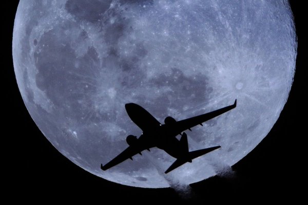 Полнолуние с самолета