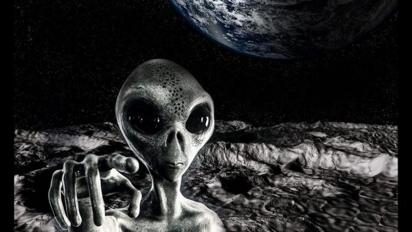 Снимки пришельцев на Луне