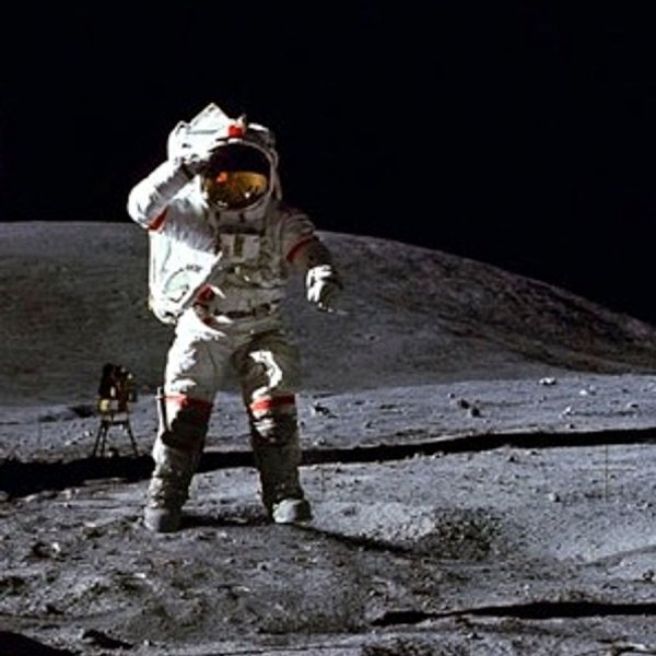 Гравитация на Луне