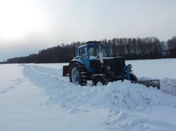 Трактор МТЗ 80 зимой