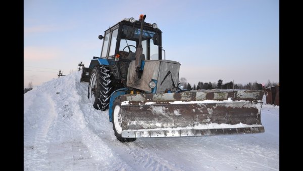 Чистка снега МТЗ 82