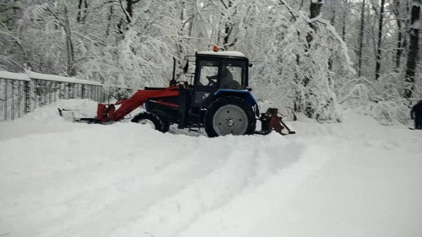 МТЗ 82 уборка снега