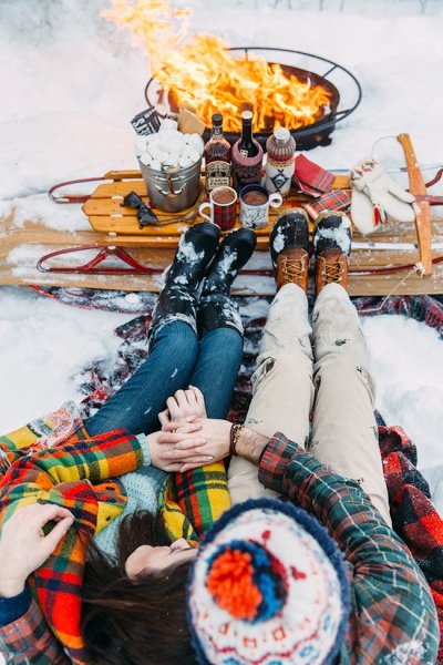 Романтический пикник на природе зимой