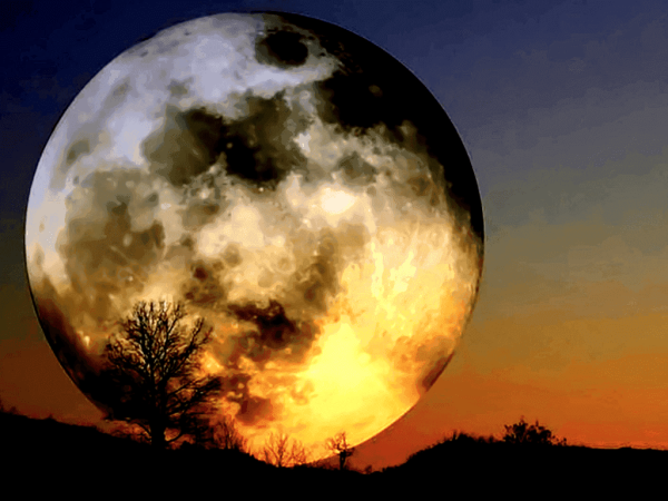 Большая красивая Луна