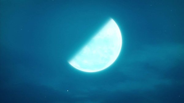 Половинка Луны в воде