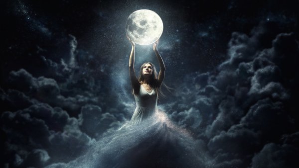 Красивая Луна и девушка