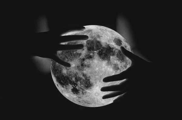 Черная Луна