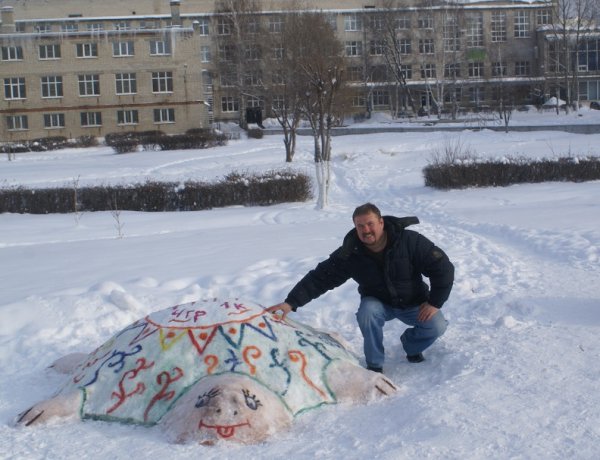 Черепаха из снега